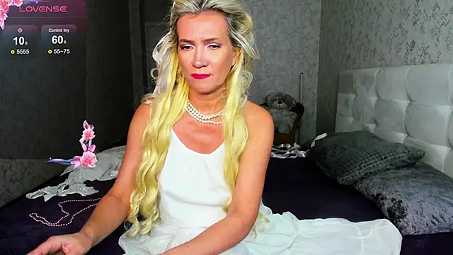 Snapshot of Luna__Lewis chatting on January 29, 2025, 11:20 am Luna Lewis online show from January 29, 2025, 11:20 am