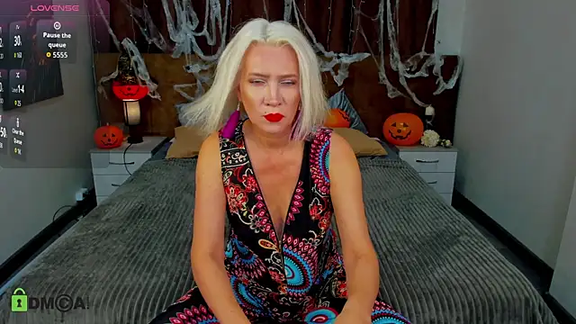 Snapshot of Luna__Lewis chatting on October 30, 2025, 8:56 am Luna  Lewis online show from October 30, 2025, 8:56 am