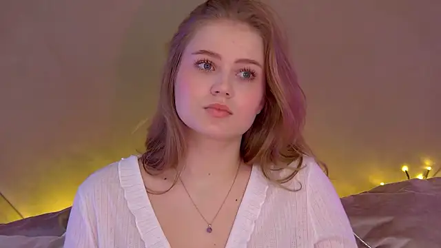 SelinSwarovski online show from September 23, 2025, 6:04 pm