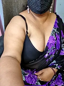 Cute Bellaa online show from March 17, 2025, 8:29 am