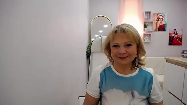 Milla Cutie18 online show from April 13, 2026, 5:00 am