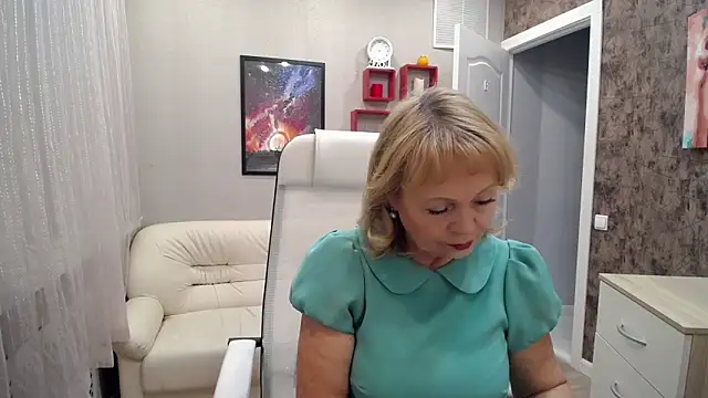 Snapshot of Milla_Cutie18 chatting on October 13, 2025, 5:20 am Milla Cutie18 online show from October 13, 2025, 5:20 am