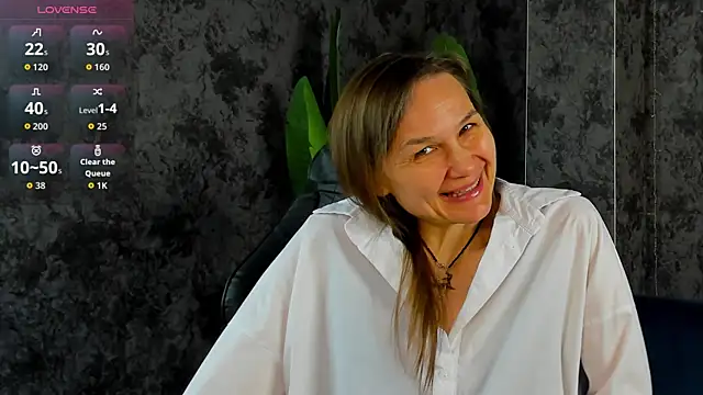 Lillian White online show from May 16, 2026, 1:04 am