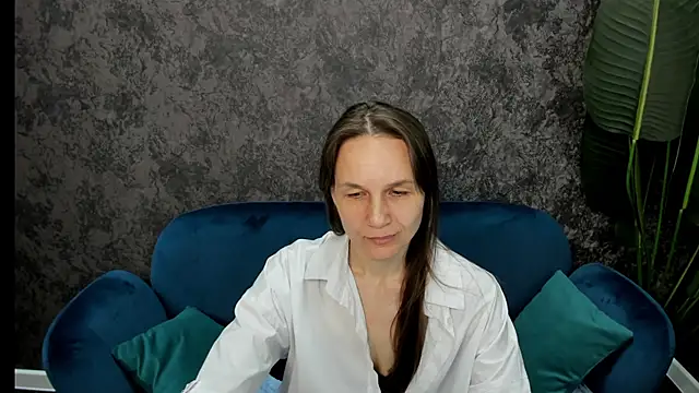 Lillian White online show from March 6, 2025, 11:03 am