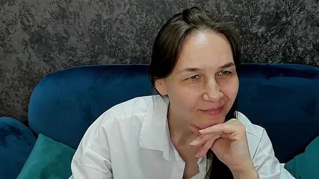 Lillian White online show from March 10, 2025, 11:01 am