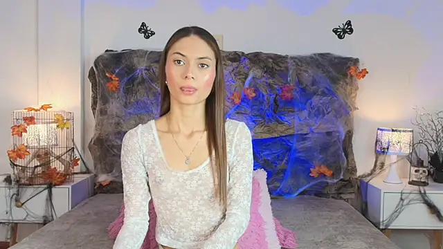 Snapshot of NicolMiller4 chatting on October 22, 2025, 2:11 am NicolMiller4 online show from October 22, 2025, 2:11 am