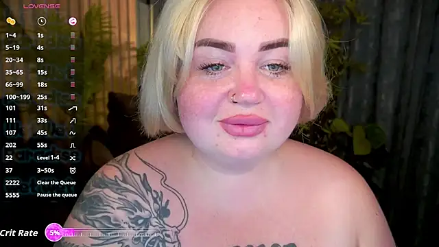 Snapshot of ZaraReignn chatting on October 5, 2025, 7:26 pm ZaraReignn online show from October 5, 2025, 7:26 pm