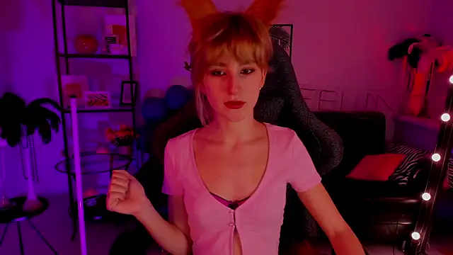 LuxRayi online show from January 7, 2025, 11:48 am