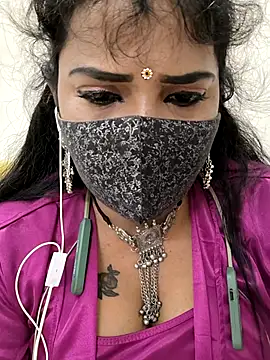 Snapshot of Aliana26 chatting on February 23, 2025, 11:36 pm Aliana26 online show from February 23, 2025, 11:36 pm