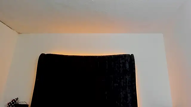 NataGarcia online show from October 23, 2025, 3:32 pm