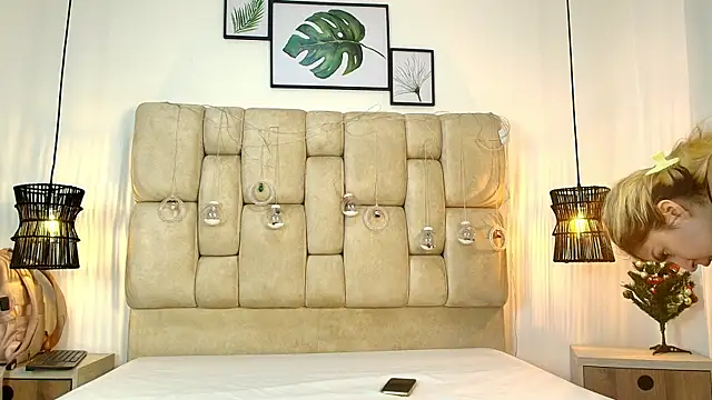 AdharaSmithh online show from January 7, 2026, 7:19 pm