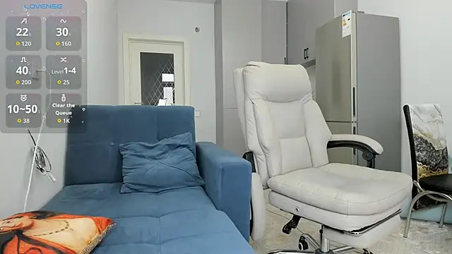 Snapshot of alina_dream chatting on October 21, 2025, 10:03 am alina dream online show from October 21, 2025, 10:03 am