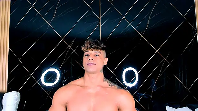 Owen Muzcle online show from October 24, 2025, 5:39 am