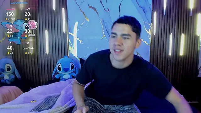 LiamNovak online show from November 23, 2025, 12:04 pm