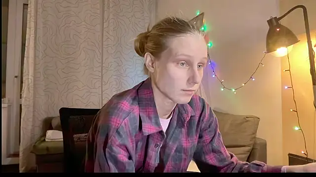 KatiKate online show from February 9, 2025, 9:06 pm