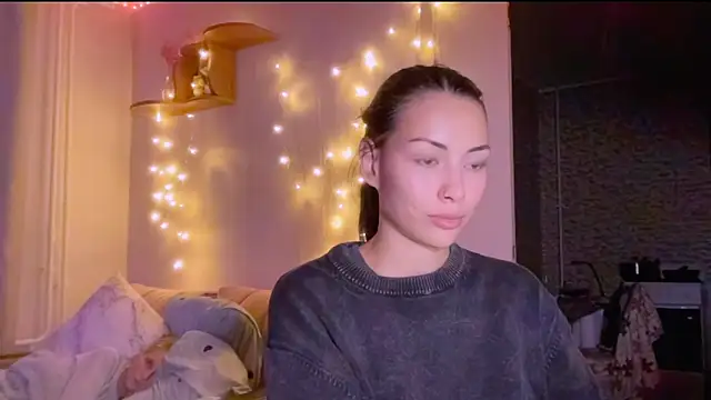 KatiKate online show from September 23, 2025, 5:42 pm