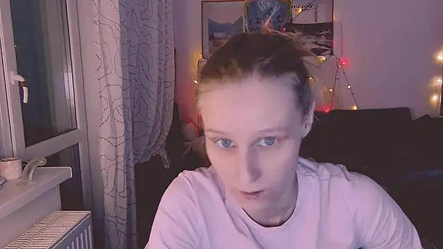 KatiKate online show from February 18, 2025, 7:19 pm