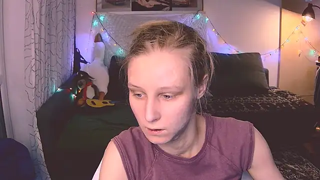 KatiKate online show from December 28, 2024, 2:21 pm
