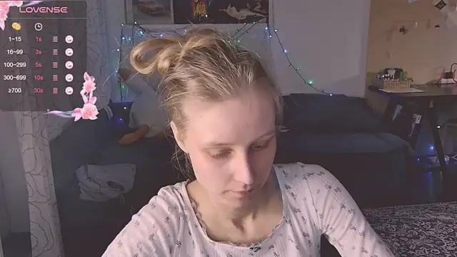 KatiKate online show from February 15, 2025, 5:28 pm