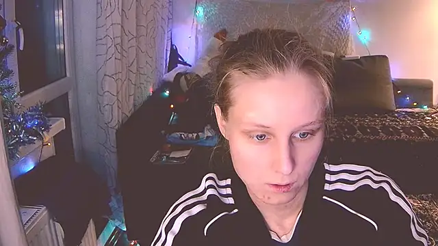 KatiKate online show from January 4, 2025, 4:11 pm