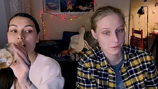 KatiKate online show from February 6, 2025, 9:28 pm
