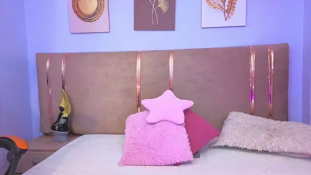 selena castillo online show from September 12, 2025, 8:41 pm