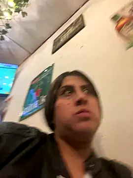 girl anni online show from September 9, 2025, 11:14 pm