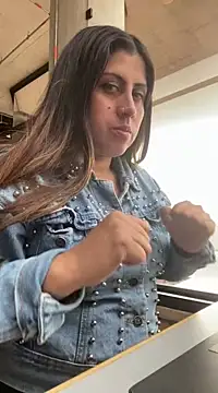 girl anni online show from March 13, 2025, 9:05 pm