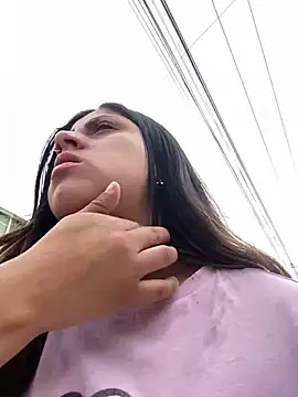 girl anni online show from March 12, 2025, 5:28 pm