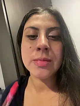 girl anni online show from March 18, 2025, 7:01 pm