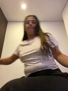 girl anni online show from March 22, 2025, 10:15 pm