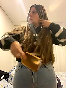 girl anni online show from September 20, 2025, 11:37 am