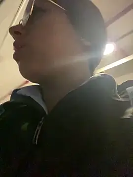 girl anni online show from March 11, 2025, 1:05 am