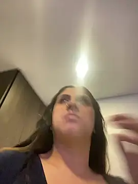 girl anni online show from March 18, 2025, 10:15 pm