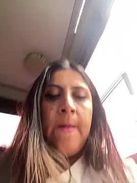 girl anni online show from March 3, 2025, 6:24 pm