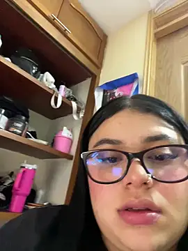 Snapshot of alissonfernandez_ chatting on February 22, 2026, 6:20 pm alissonfernandez online show from February 22, 2026, 6:20 pm