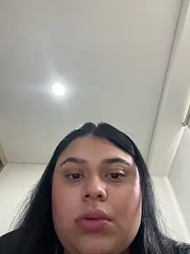 alissonfernandez  online show from February 21, 2025, 4:16 pm