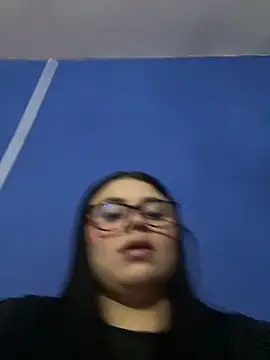 alissonfernandez  online show from April 11, 2026, 10:46 pm