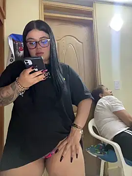 Snapshot of alissonfernandez_ chatting on February 27, 2026, 10:26 am alissonfernandez online show from February 27, 2026, 10:26 am