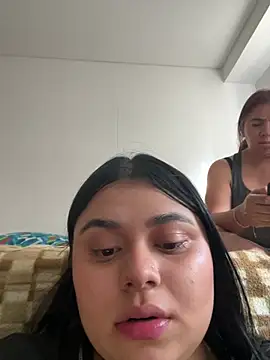 alissonfernandez  online show from February 13, 2025, 9:27 pm