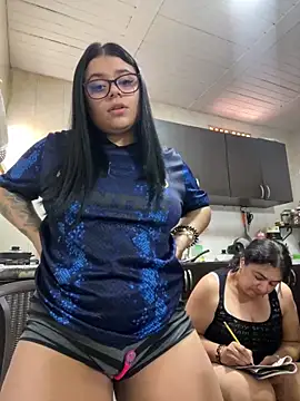 alissonfernandez  online show from September 29, 2025, 3:28 pm