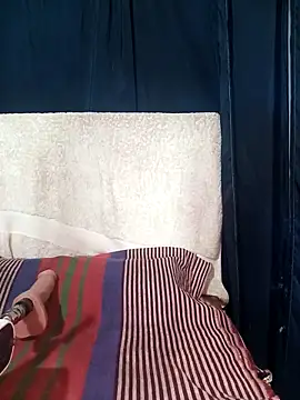 Aashixxx12 online show from February 11, 2026, 11:04 pm