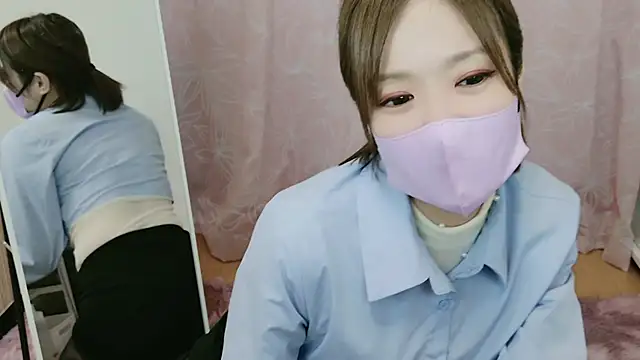 RYOKO desu online show from March 11, 2025, 8:42 pm