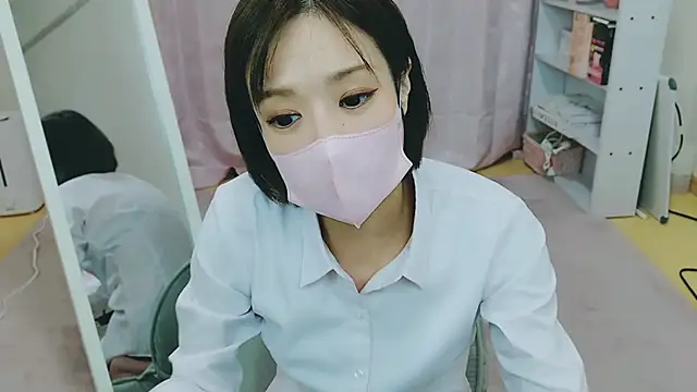 RYOKO desu online show from January 27, 2025, 1:37 am