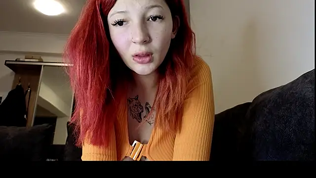 Alissa kiss online show from October 4, 2025, 4:08 pm