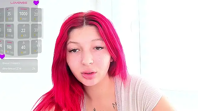 Alissa kiss online show from November 1, 2025, 12:32 pm