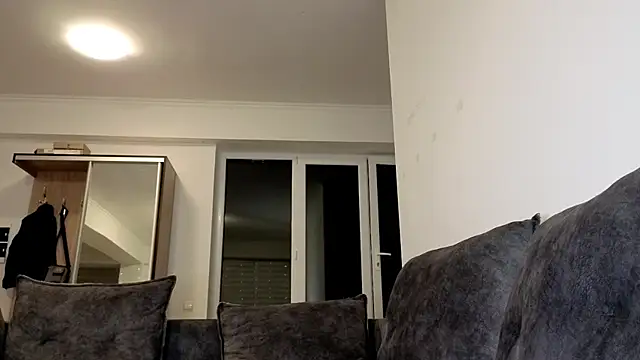 Alissa kiss online show from October 5, 2025, 5:03 pm