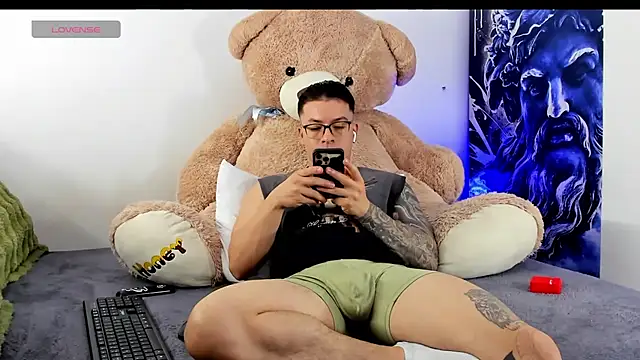 Snapshot of boyc022_ chatting on January 18, 2026, 2:37 am boyc022 online show from January 18, 2026, 2:37 am