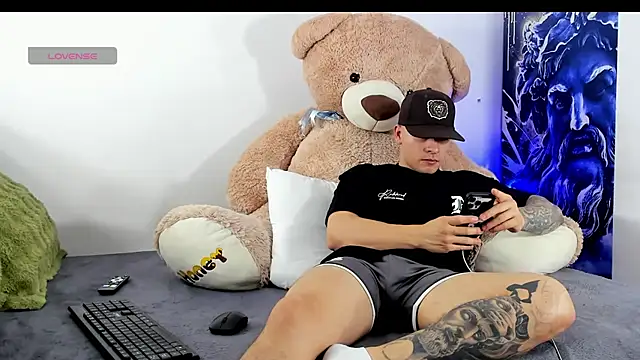 Snapshot of boyc022_ chatting on January 18, 2026, 11:19 pm boyc022 online show from January 18, 2026, 11:19 pm