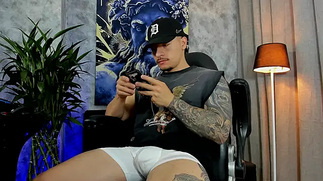 Snapshot of boyc022_ chatting on October 13, 2025, 12:51 pm boyc022  online show from October 13, 2025, 12:51 pm